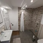 In Der Auszeitoase - 2 Zimmer, Billard, Sauna, Terrasse, Garten, Ladestation, Nahe An Messe Nuernberg *