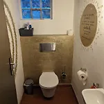 Apartman In Der Auszeitoase - 2 Zimmer, Billard, Sauna, Terrasse, Garten, Ladestation, Nahe An Messe Nuernberg *