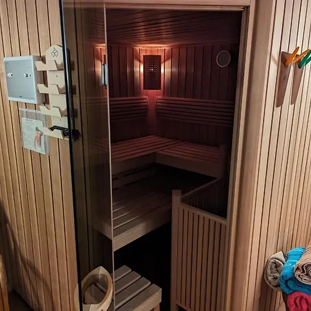 In Der Auszeitoase - 2 Zimmer, Billard, Sauna, Terrasse, Garten, Ladestation, Nahe An Messe Nuernberg * Freystadt