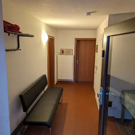 Apartment Auszeitoase Freystadt: Billiard, Sauna & Garden Retreat